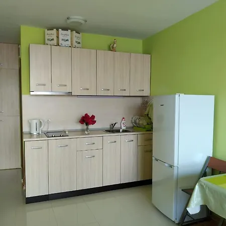 Kuma Lisa Appartement *